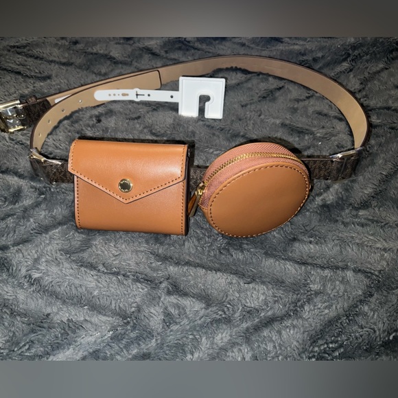 MICHAEL KORS BELT WITH CARD HOLDER AND COIN POUCH SIZE XL - Picture 3 of 6